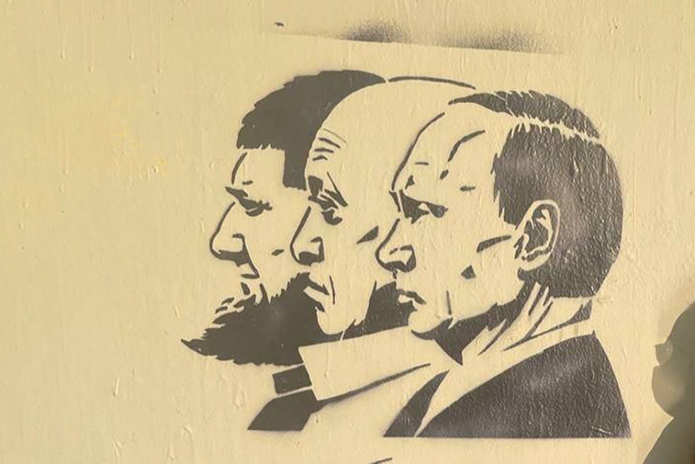 Граффити в Петербурге на мосту Кадырова
