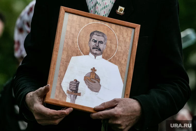Икона со Сталиным. Фото: Владимир Андреев / URA.RU